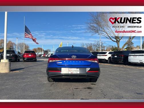 2025 Hyundai ELANTRA SEL