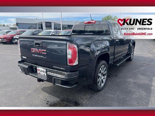 Hunter Green 2021 GMC Canyon Denali