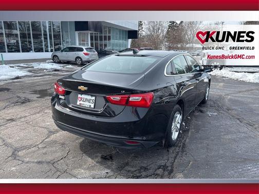 Mosaic Black Metallic 2024 Chevrolet Malibu FWD 1LT