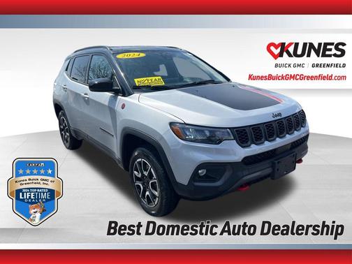 Silver Zynith Metallic Clearcoat 2024 Jeep Compass Trailhawk