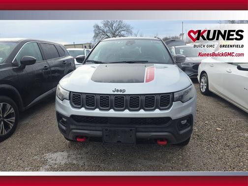 Silver Zynith Metallic Clearcoat 2024 Jeep Compass Trailhawk