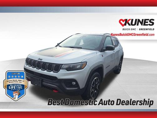 Silver Zynith Metallic Clearcoat 2024 Jeep Compass Trailhawk