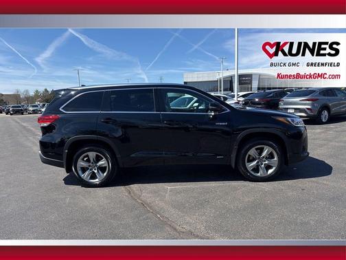 Midnight Black Metallic 2019 Toyota Highlander Hybrid Limited