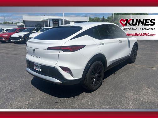 Summit White 2026 Buick Envista Sport Touring FWD