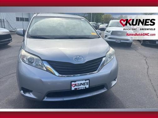 2012 Toyota Sienna LE