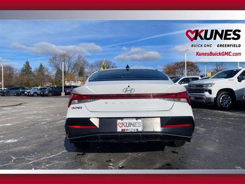 2025 Hyundai ELANTRA SEL