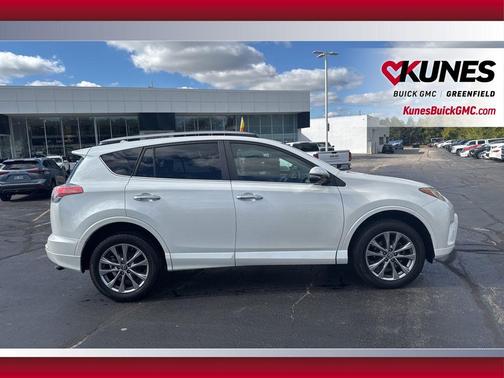 2017 Toyota RAV4 SE