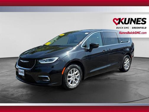 Brilliant Black Crystal Pearlcoat 2023 Chrysler Pacifica Touring L