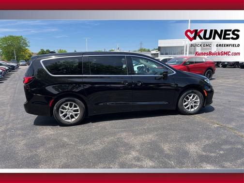 Diamond Black 2024 Chrysler Pacifica Touring L