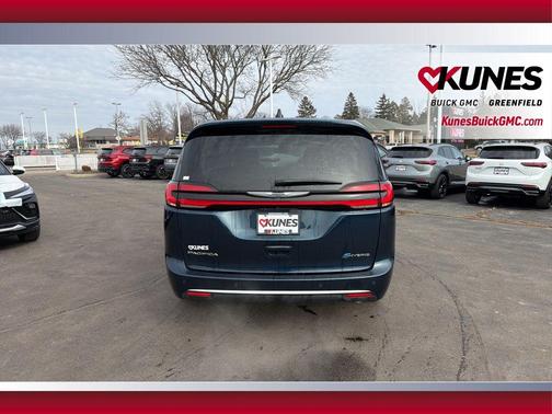 2023 Chrysler Pacifica Hybrid Touring L