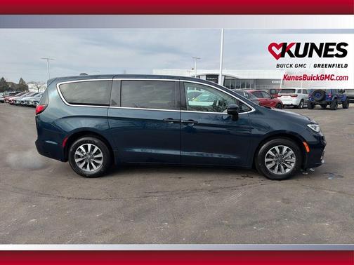 2023 Chrysler Pacifica Hybrid Touring L