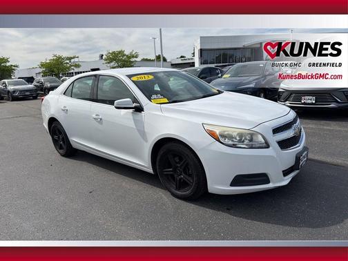 Summit White 2013 Chevrolet Malibu 1LT
