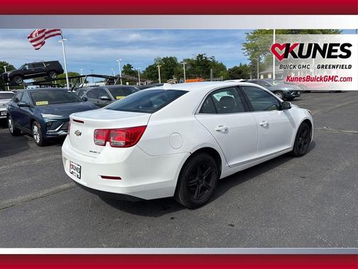 Summit White 2013 Chevrolet Malibu 1LT
