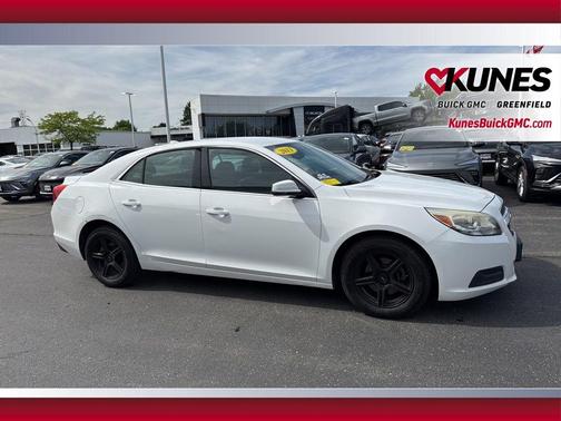 Summit White 2013 Chevrolet Malibu 1LT