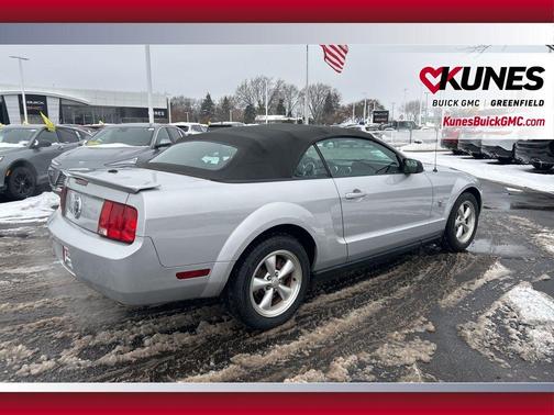 2008 Ford Mustang Deluxe