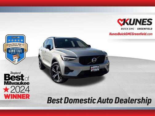 2024 Volvo XC40 B5 Core