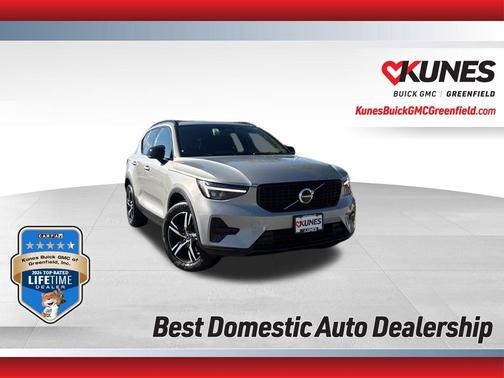 2024 Volvo XC40 B5 Core