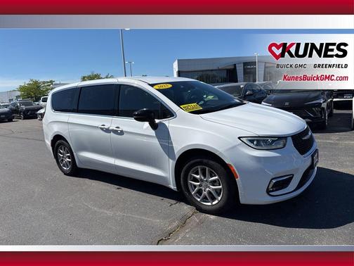 Bright White Clearcoat 2025 Chrysler Pacifica L