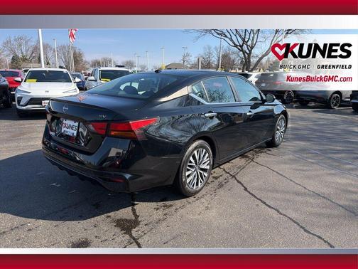 Super Black 2024 Nissan Altima 2.5 SV