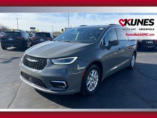 2022 Chrysler Pacifica Touring L