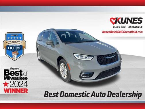 2022 Chrysler Pacifica Touring L