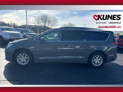 2022 Chrysler Pacifica Touring L