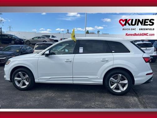 2024 Audi Q7 45 Premium Plus