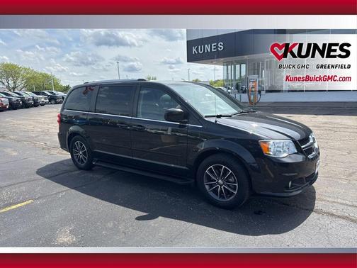 Black Onyx Crystal Pearlcoat 2017 Dodge Grand Caravan SXT