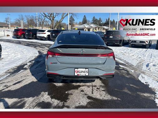 2023 Hyundai ELANTRA SEL