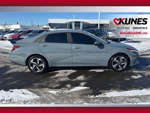 2023 Hyundai ELANTRA SEL