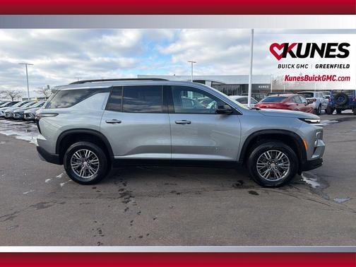 2024 Chevrolet Traverse LT