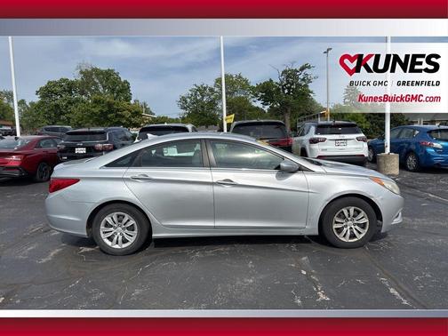 Radiant Silver Metallic 2011 Hyundai SONATA GLS