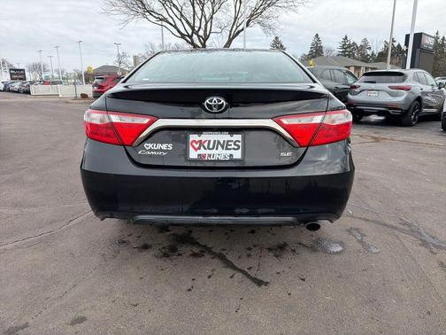 2015 Toyota Camry SE