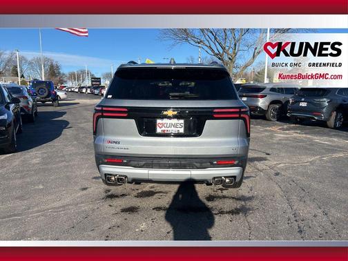 2024 Chevrolet Traverse LT