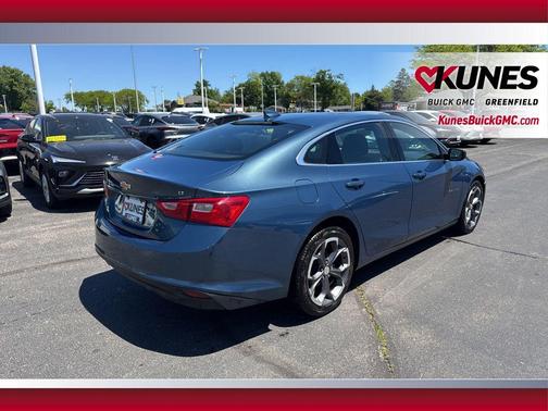 Lakeshore Blue Metallic 2024 Chevrolet Malibu FWD 1LT