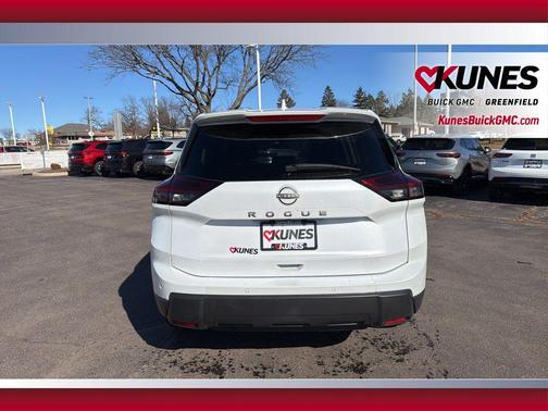 2025 Nissan Rogue SV