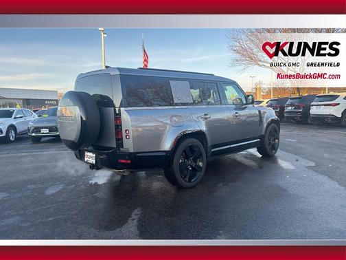 2024 Land Rover Defender 130 P400 X-Dynamic SE