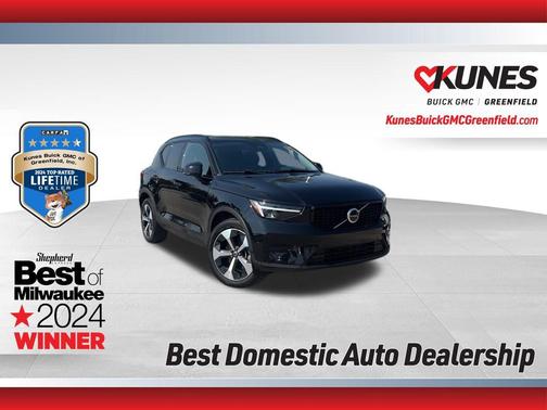2024 Volvo XC40 B5 Core