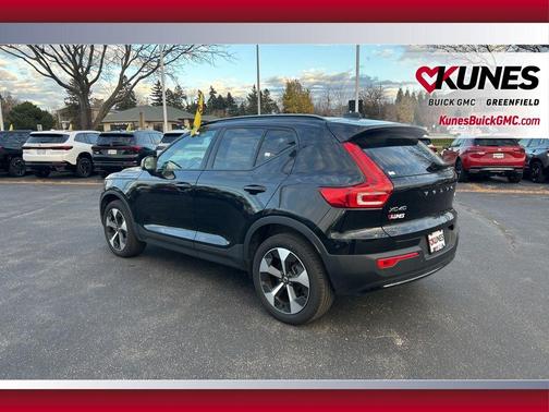 2024 Volvo XC40 B5 Core