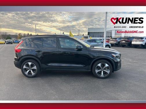 2024 Volvo XC40 B5 Core