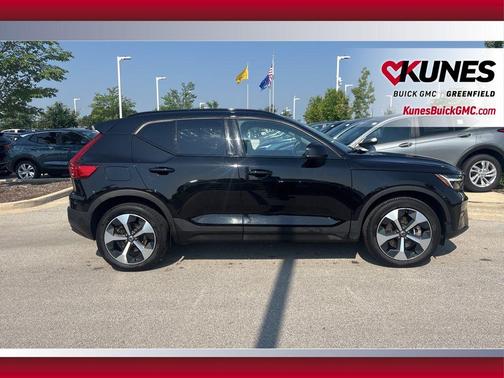 2024 Volvo XC40 B5 Core