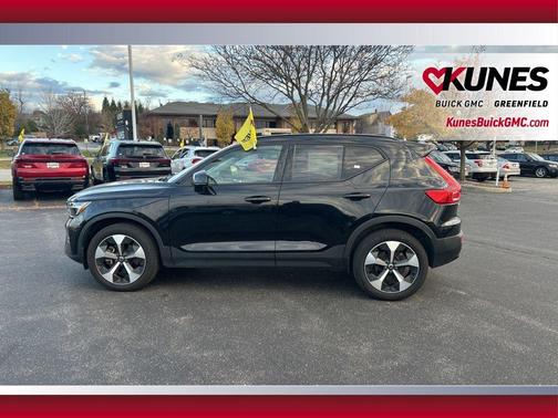 2024 Volvo XC40 B5 Core