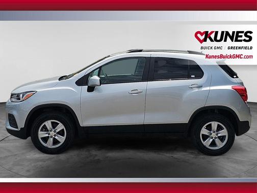 Silver Ice Metallic 2022 Chevrolet Trax LT