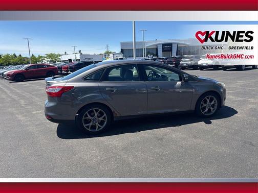 Sterling Gray Metallic 2013 Ford Focus SE