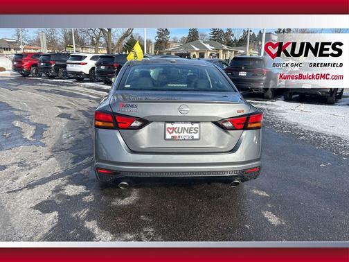 2024 Nissan Altima SR FWD