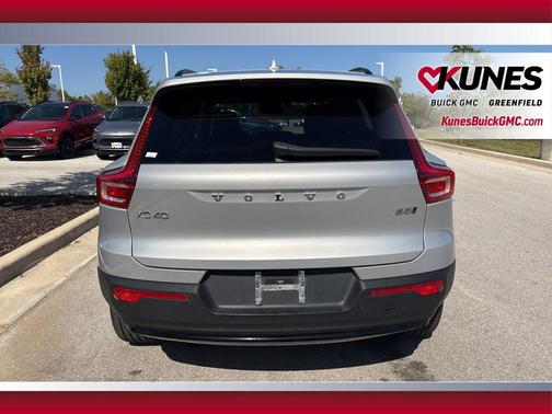 2024 Volvo XC40 B5 Core