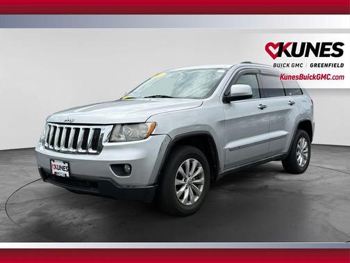 Bright Silver Metallic Clearcoat 2011 Jeep Grand Cherokee Laredo
