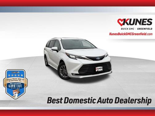 2024 Toyota Sienna XLE