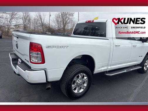 Bright White Clearcoat 2024 RAM 2500 Big Horn Crew Cab 4x4 6'4' Box