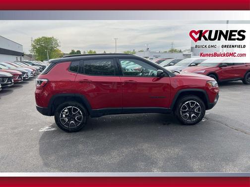 Red Hot Pearlcoat 2025 Jeep Compass Trailhawk